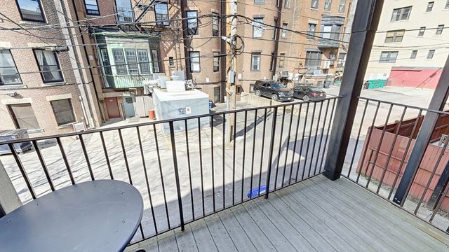 531 Newbury 1, Boston, MA 02215