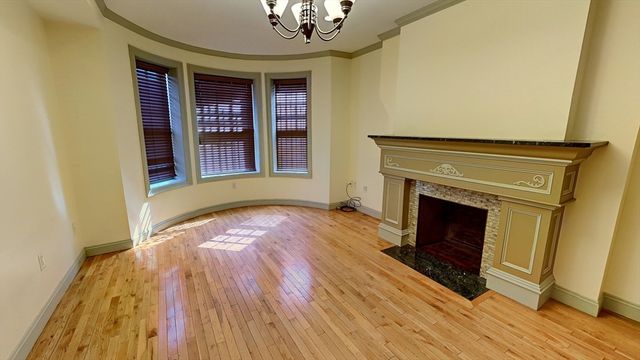 531 Newbury 1, Boston, MA 02215