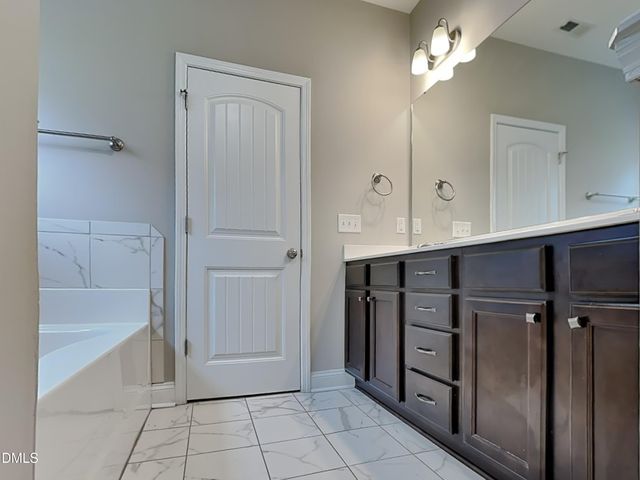 38 Coventry Lane, Lillington, NC 27546
