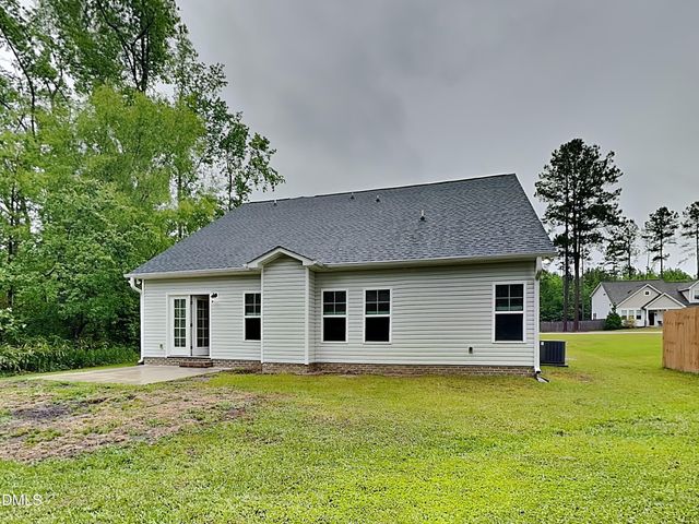 38 Coventry Lane, Lillington, NC 27546