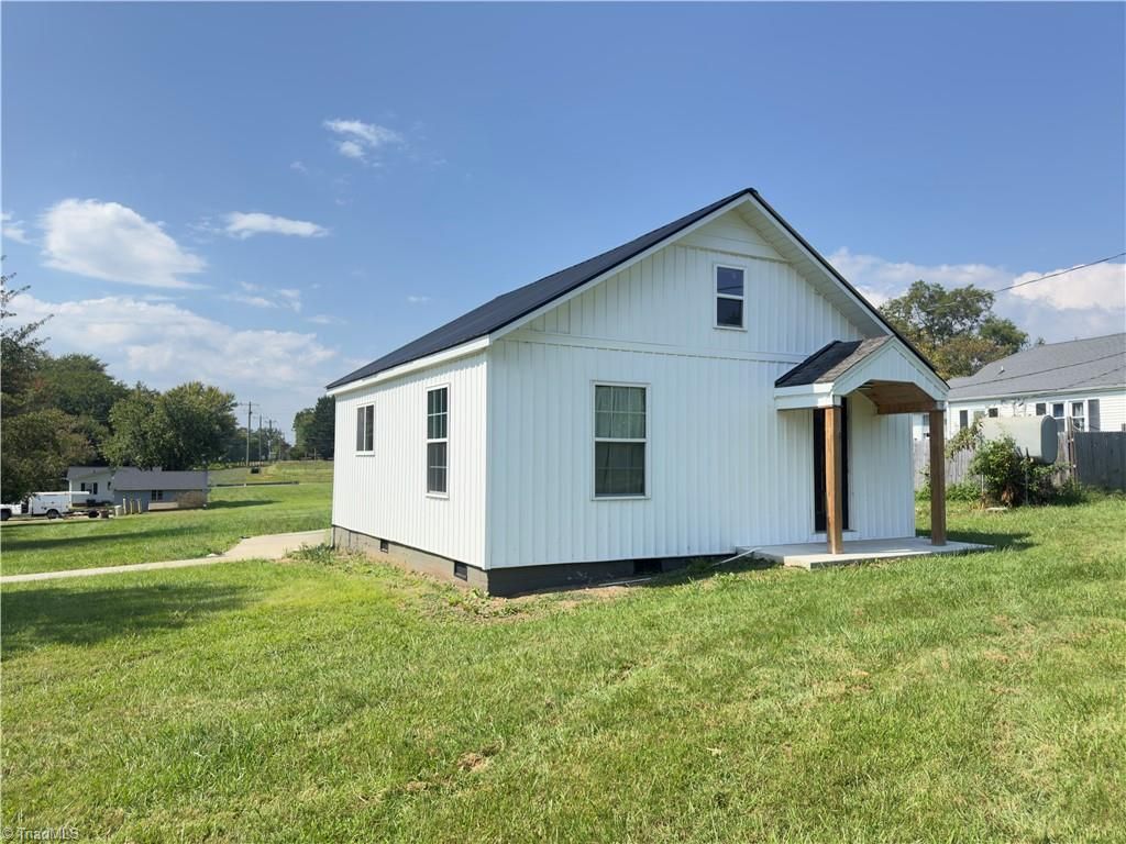 197 Douglas Town Road, State Road, NC 28676