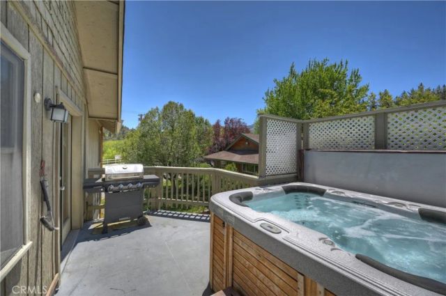 858 Club View Drive, Big Bear Lake, CA 92315