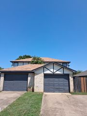 6812 S Creek Drive A, Fort Worth, TX 76133