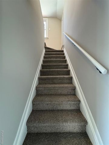 164 W Browning Avenue, Hazel Park, MI 48030