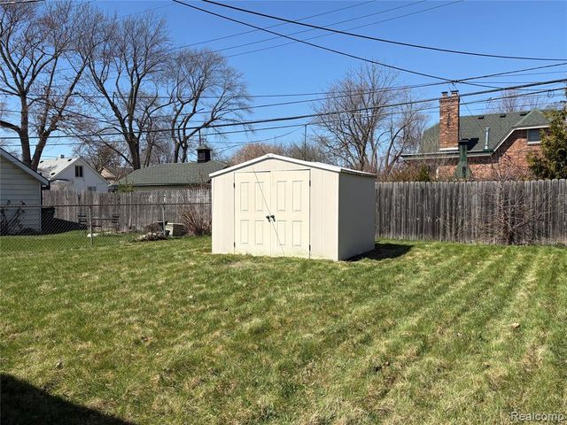 164 W Browning Avenue, Hazel Park, MI 48030