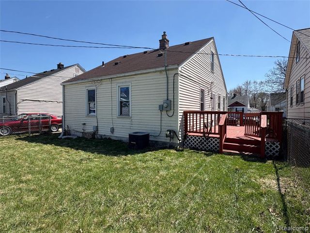 164 W Browning Avenue, Hazel Park, MI 48030