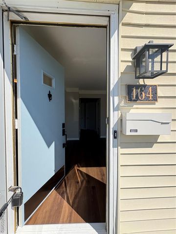164 W Browning Avenue, Hazel Park, MI 48030