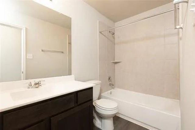 5227 James Michael Drive, Rosharon, TX 77583