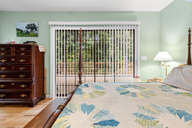 8220 NW 71st Ct, Gig Harbor, WA 98335