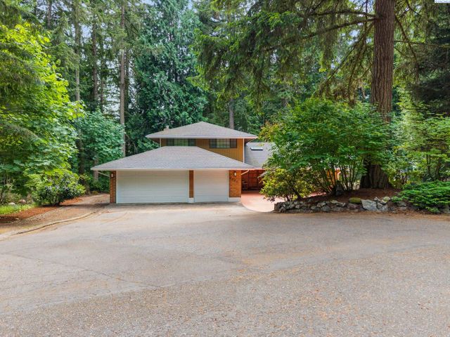8220 NW 71st Ct, Gig Harbor, WA 98335