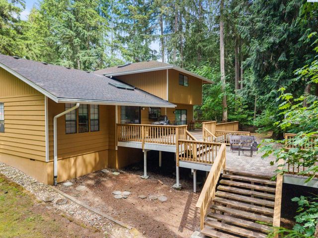 8220 NW 71st Ct, Gig Harbor, WA 98335
