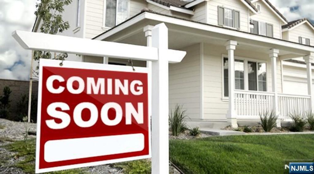 272 Rockland Avenue, Norwood, NJ 07648