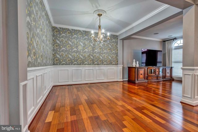 105 N SAVANNA DR, Pottstown, PA 19465