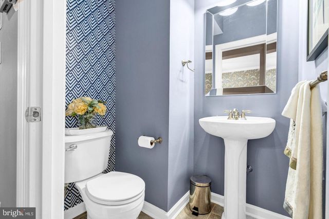 105 N SAVANNA DR, Pottstown, PA 19465