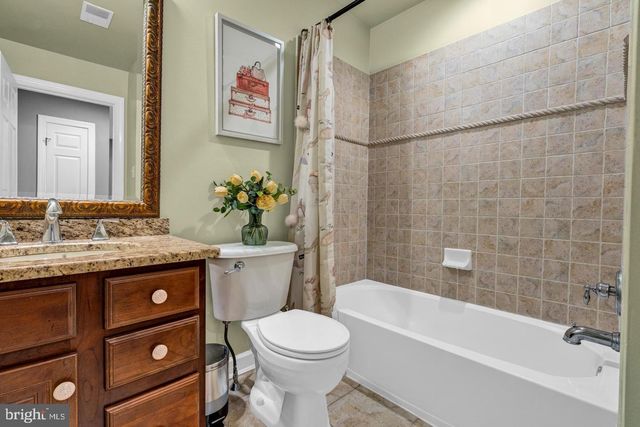 105 N SAVANNA DR, Pottstown, PA 19465