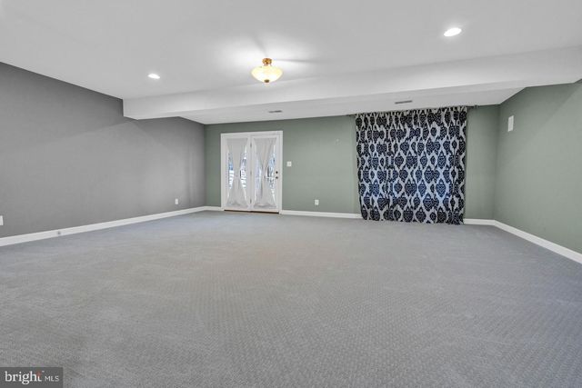 105 N SAVANNA DR, Pottstown, PA 19465