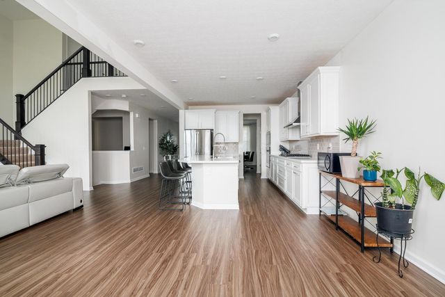 1902 Cavolo Drive, Hilliard, OH 43026