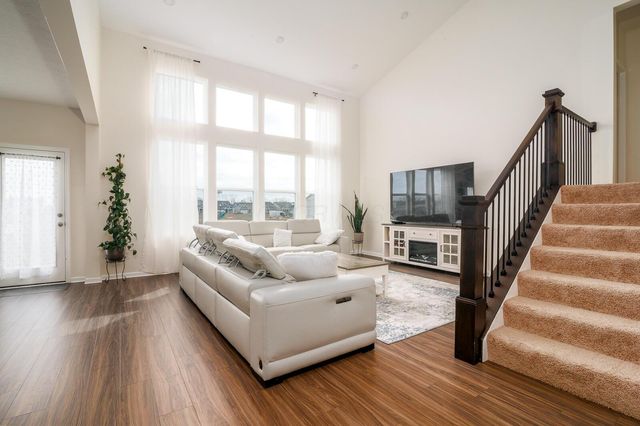 1902 Cavolo Drive, Hilliard, OH 43026