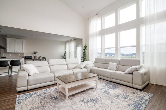 1902 Cavolo Drive, Hilliard, OH 43026