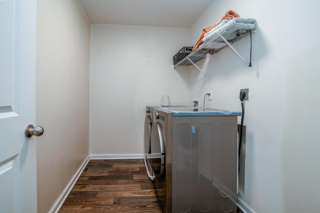 1902 Cavolo Drive, Hilliard, OH 43026