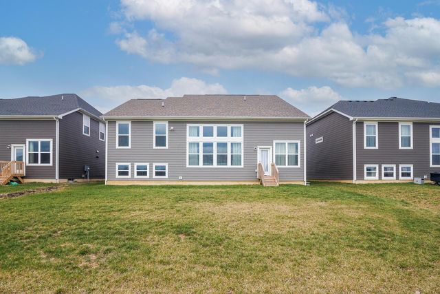 1902 Cavolo Drive, Hilliard, OH 43026