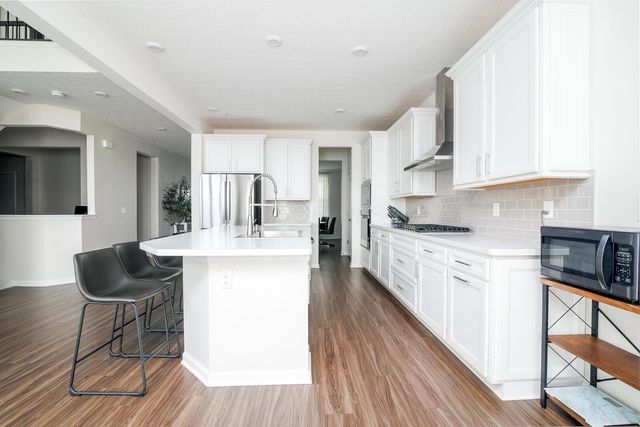 1902 Cavolo Drive, Hilliard, OH 43026