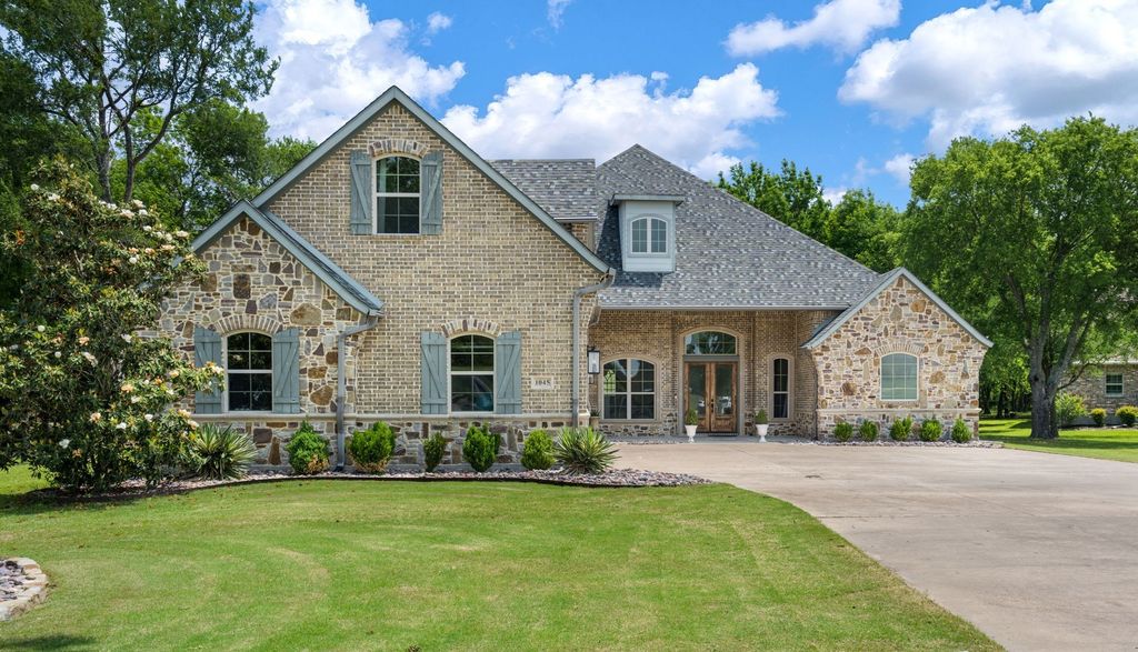 1045 Amber Way, Rockwall, TX 75032