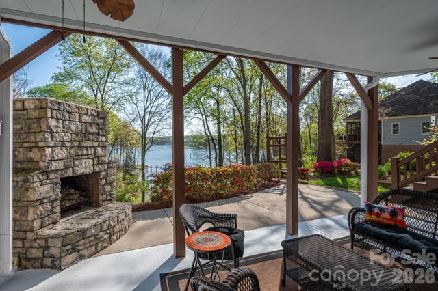 103 Shelter Cove Lane, Mooresville, NC 28117