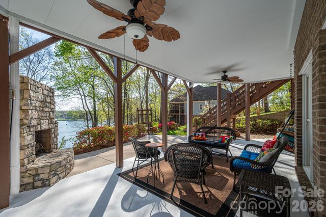 103 Shelter Cove Lane, Mooresville, NC 28117