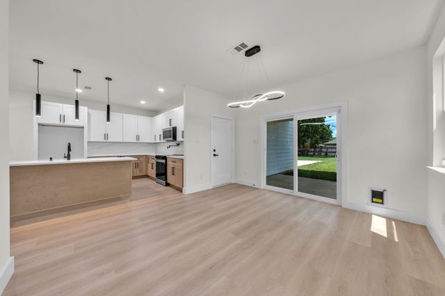 3639 Pueblo Street, Dallas, TX 75212