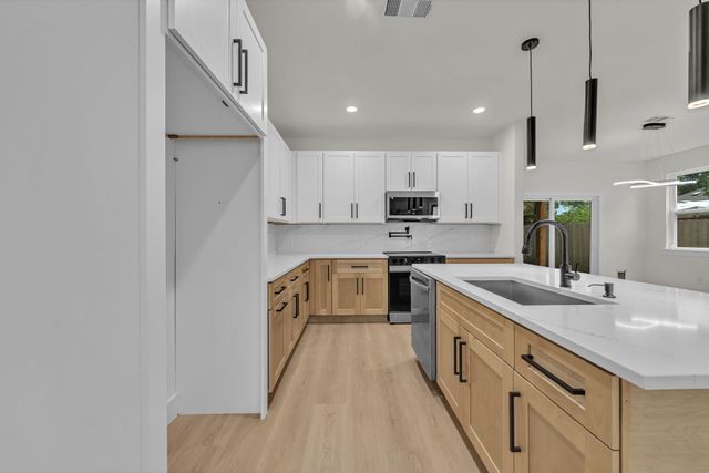 3639 Pueblo Street, Dallas, TX 75212