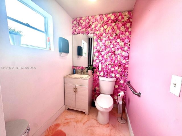 8150 SW 8 St, Miami, FL 33144