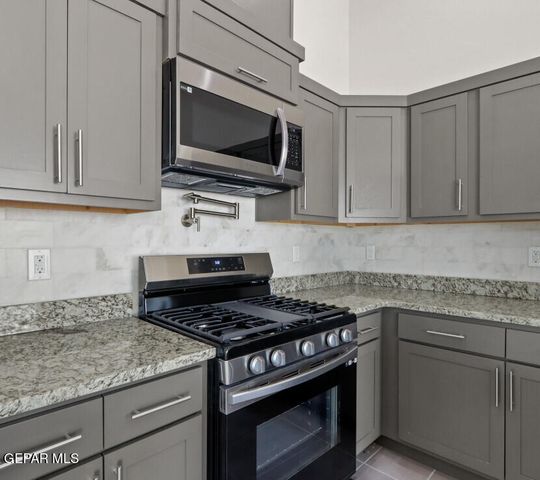 12649 Fredericksberg Avenue, Horizon City, TX 79928