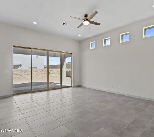 12649 Fredericksberg Avenue, Horizon City, TX 79928