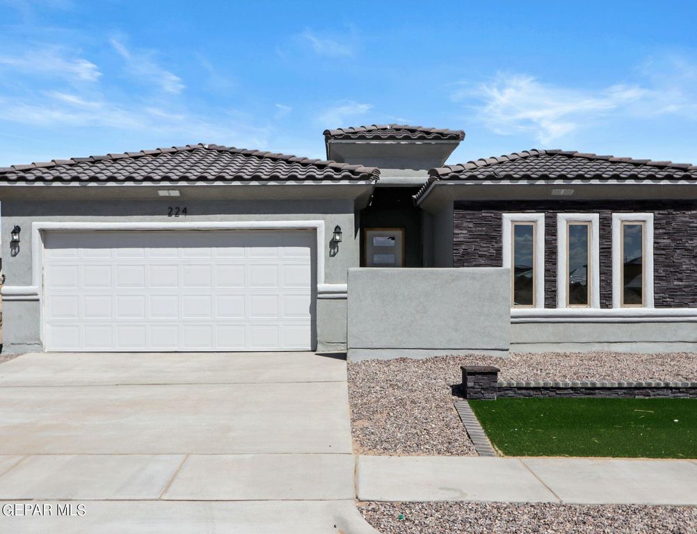 12649 Fredericksberg Avenue, Horizon City, TX 79928