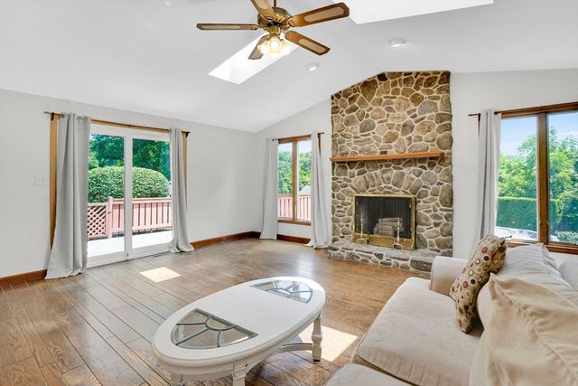 264 Greystone Ave, West Springfield, MA 01089
