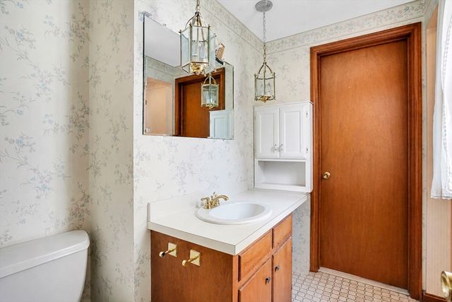 264 Greystone Ave, West Springfield, MA 01089
