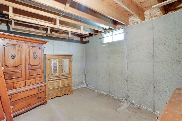 264 Greystone Ave, West Springfield, MA 01089