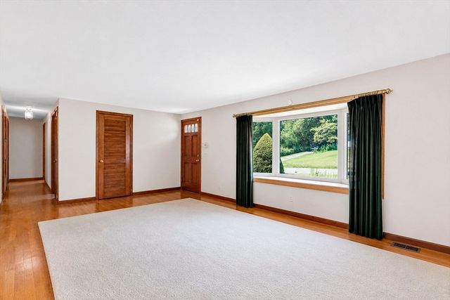 264 Greystone Ave, West Springfield, MA 01089