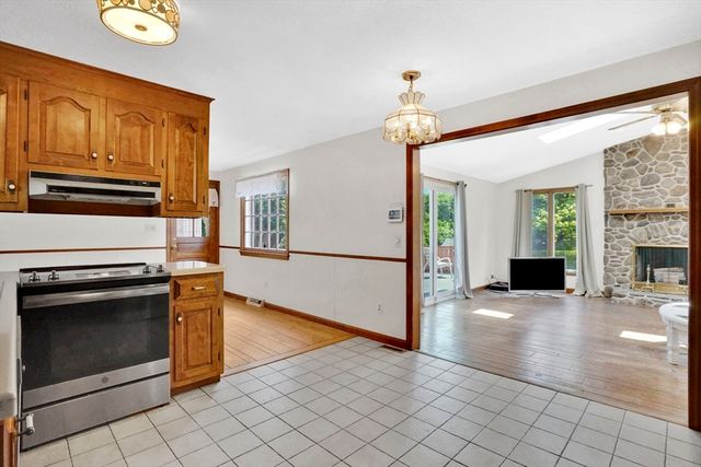 264 Greystone Ave, West Springfield, MA 01089