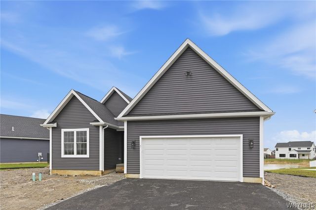 3 Hickory Lane, Lancaster, NY 14086