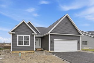 3 Hickory Lane, Lancaster, NY 14086