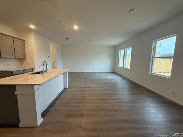 7610 Birch Hollow, San Antonio, TX 78252