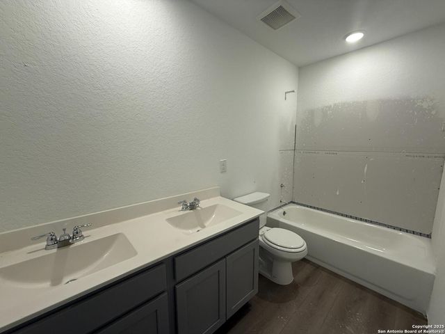 7610 Birch Hollow, San Antonio, TX 78252