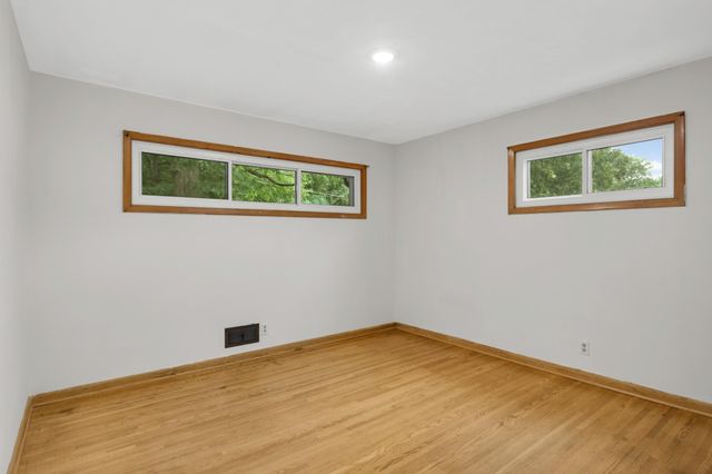 89 Flandrau Place, Saint Paul, MN 55106