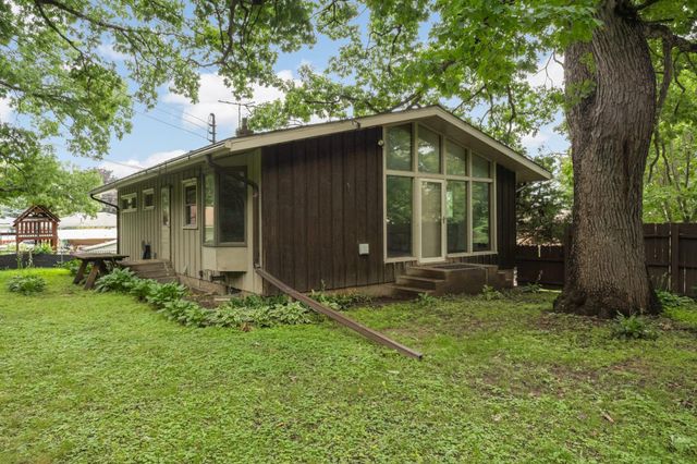 89 Flandrau Place, Saint Paul, MN 55106