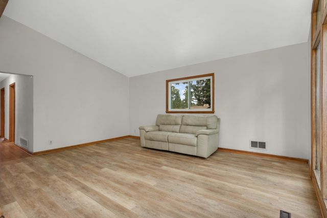 89 Flandrau Place, Saint Paul, MN 55106