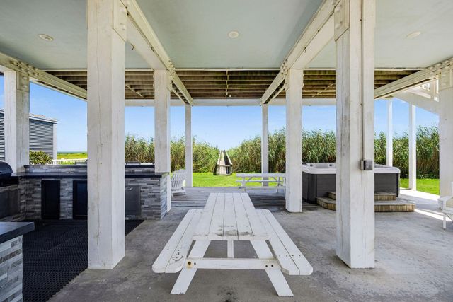 17215 Termini San Luis Pass Road, Galveston, TX 77554