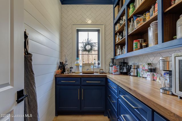 608 N 11th Street, Wolfforth, TX 79382