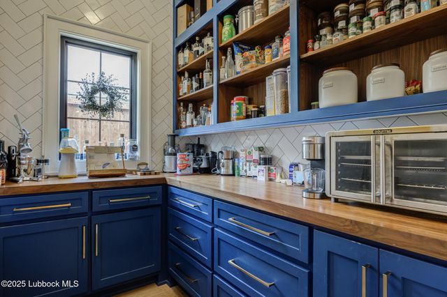 608 N 11th Street, Wolfforth, TX 79382